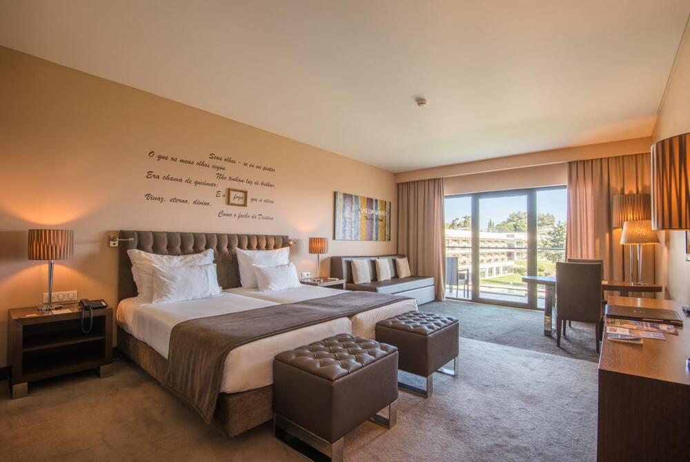 Foto de una habitación de Hotel Vila Gale Collection Palacio dos Arcos