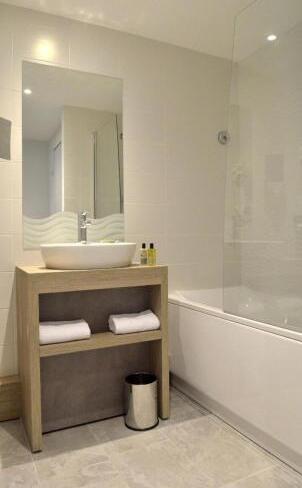 Foto del baño de Kyriad Prestige Saint Nazaire