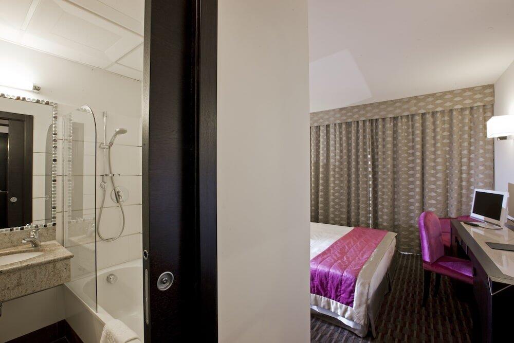 Foto del baño de FH55 Grand Hotel Mediterraneo