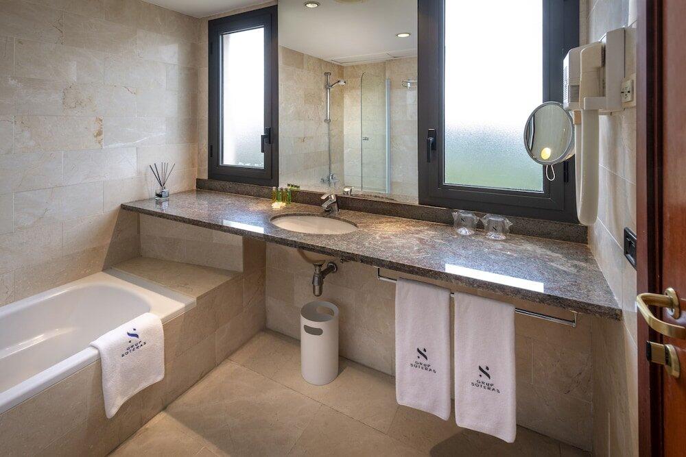Foto del baño de Gran Hotel Rey Don Jaime