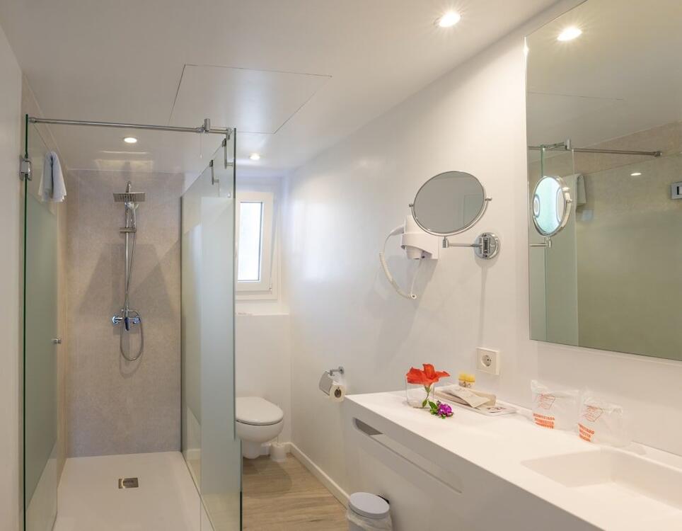Foto del baño de Hotel Club Es Talaial