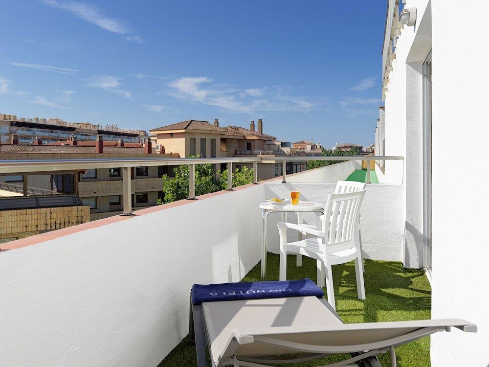 Foto de una habitación de Hotel H10 Delfín - Adults Only