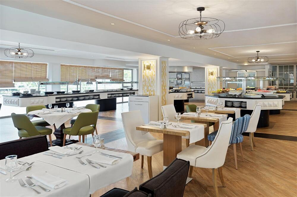 Foto de restauración de Hotel H10 Delfín - Adults Only
