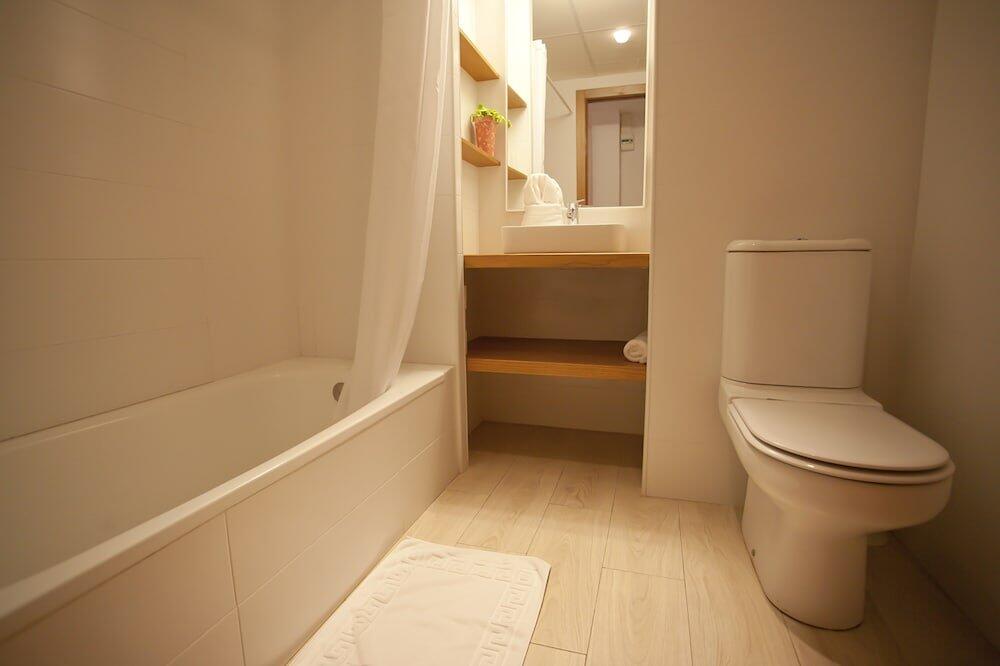 Foto del baño de BJ Playamar Hotel &amp;amp; Apartamentos