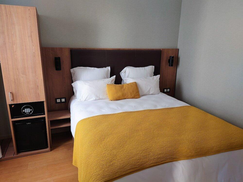 Htel Cactus, Paris - Reserving