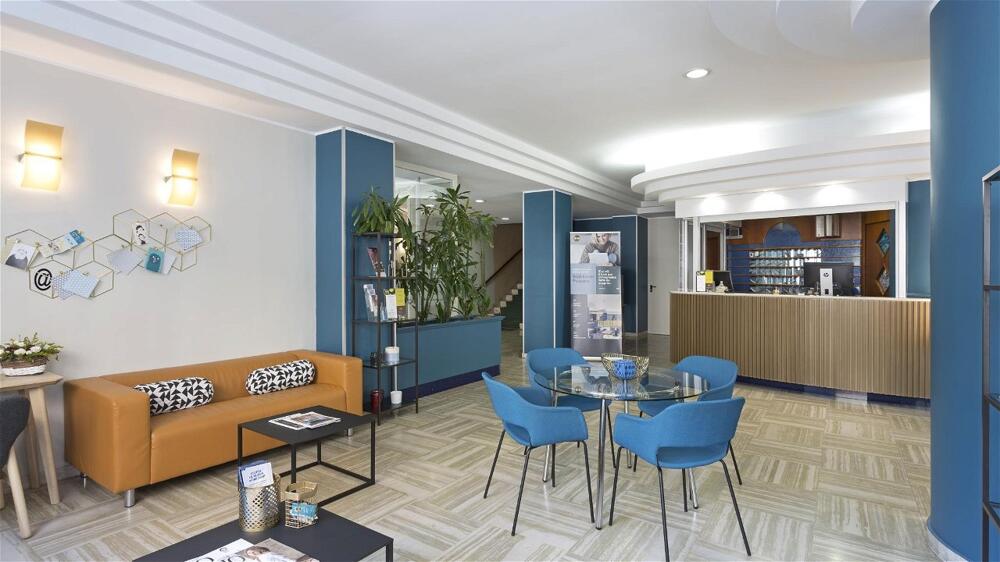 Foto de las zonas nobles de B&amp;amp;B Hotel Pescara