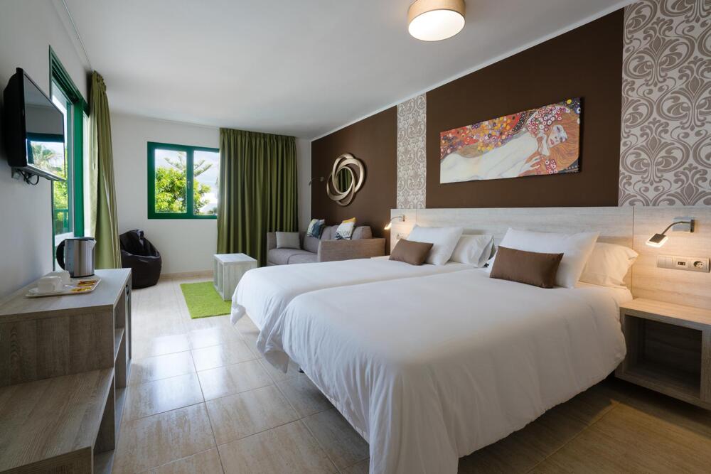 Foto de una habitación de Apartamentos Galeon Playa