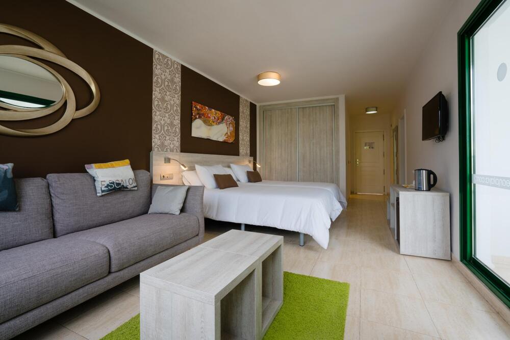 Foto de una habitación de Apartamentos Galeon Playa