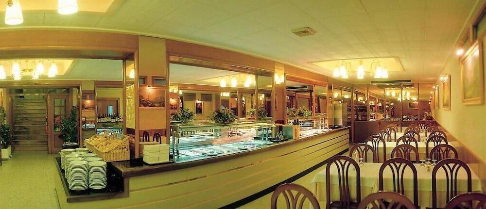 Foto de restauración de Hotel Continental