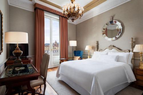 Foto de una habitación de Hotel The Westin Excelsior, Florence