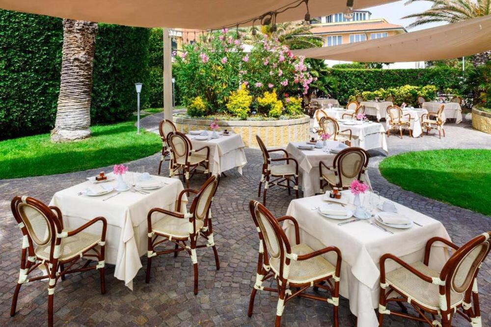 Foto de restauración de Grand Hotel Continental