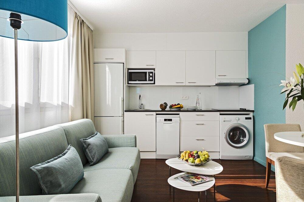 Foto de una habitación de Aparthotel Citadines Castellane Marseille