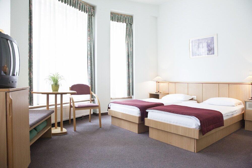 Foto de una habitación de City Hotel Pilvax