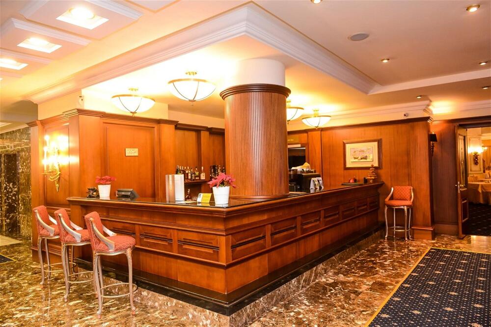 Foto de restauración de Festa Sofia Hotel