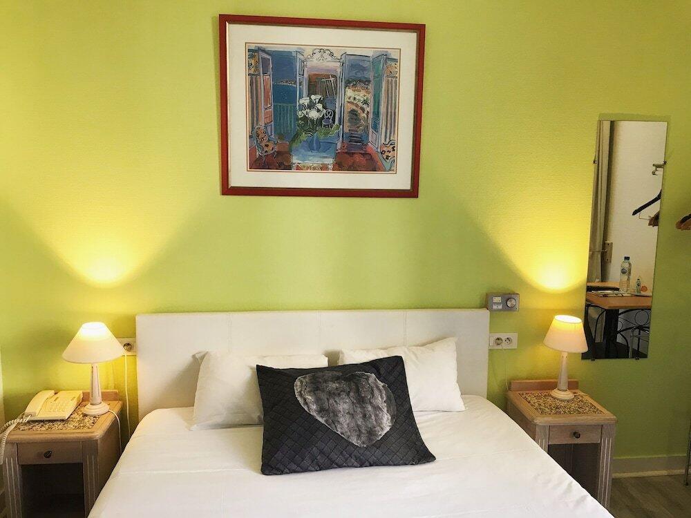 Foto de una habitación de Brit Hotel Aux Sacres Reims Centre