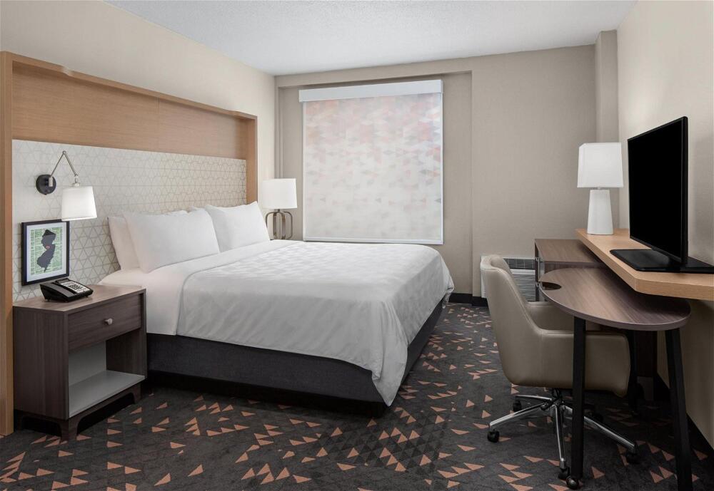 Foto de una habitación de Holiday Inn Hasbrouck Heights-Meadowlands, an IHG Hotel