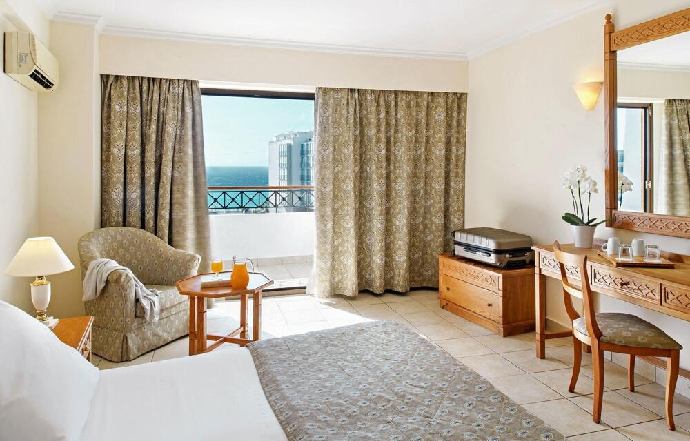 Foto di una camera da Mitsis Petit Palais Beach Hotel