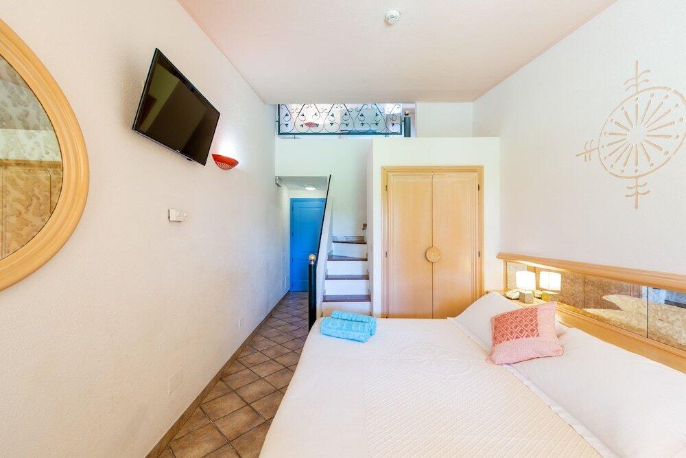 Foto de una habitación de Sant&amp;#039;Elmo Beach Hotel