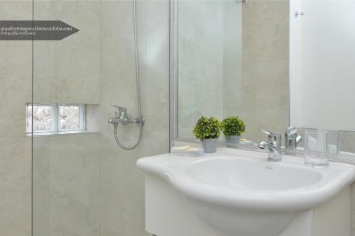 Foto del baño de Apartamentos Departamentos Lugar