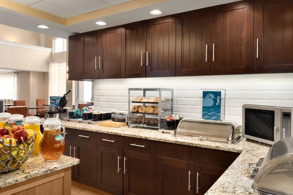 Dining – Hotel Homewood Suites by Hilton Grand Rapids