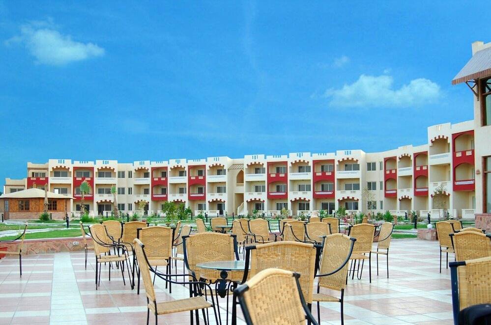 Foto de restauración de Hotel Bliss Nada Beach Resort