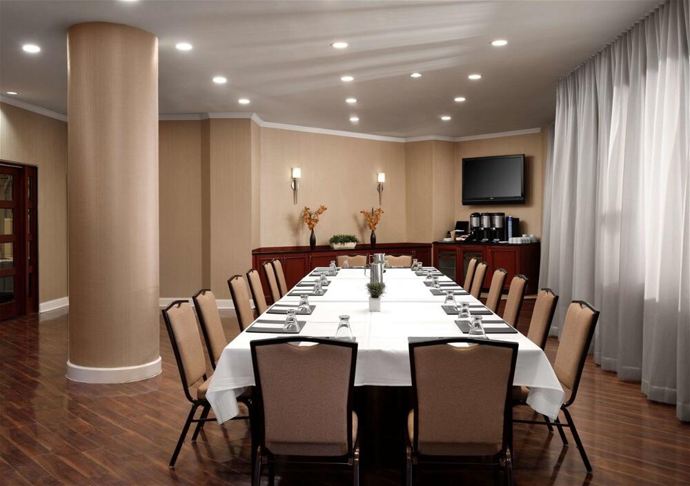 Foto de los servicios de Hotel Hilton Arlington