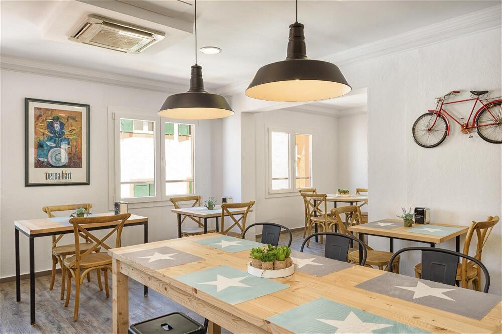Foto de restauración de Hostal Jume - Urban Rooms