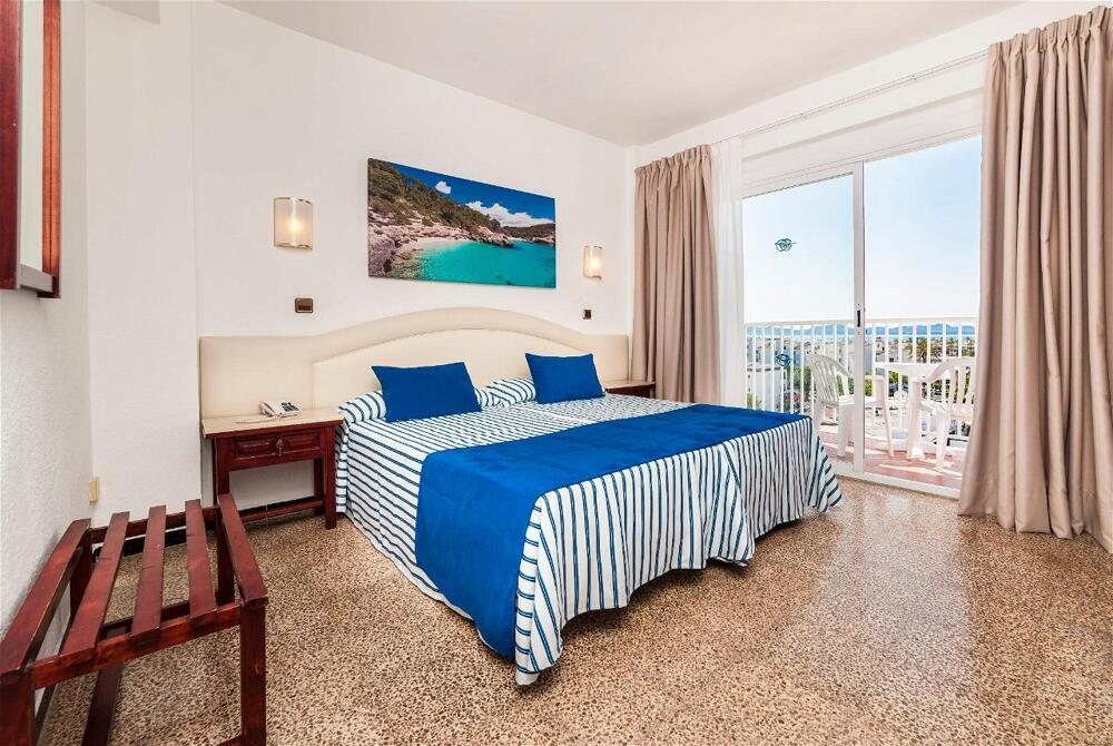 Foto de una habitación de Hotel Globales Condes de Alcudia