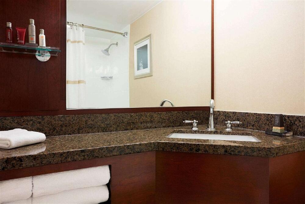 Foto del baño de Hotel Wyndham Cleveland Airport