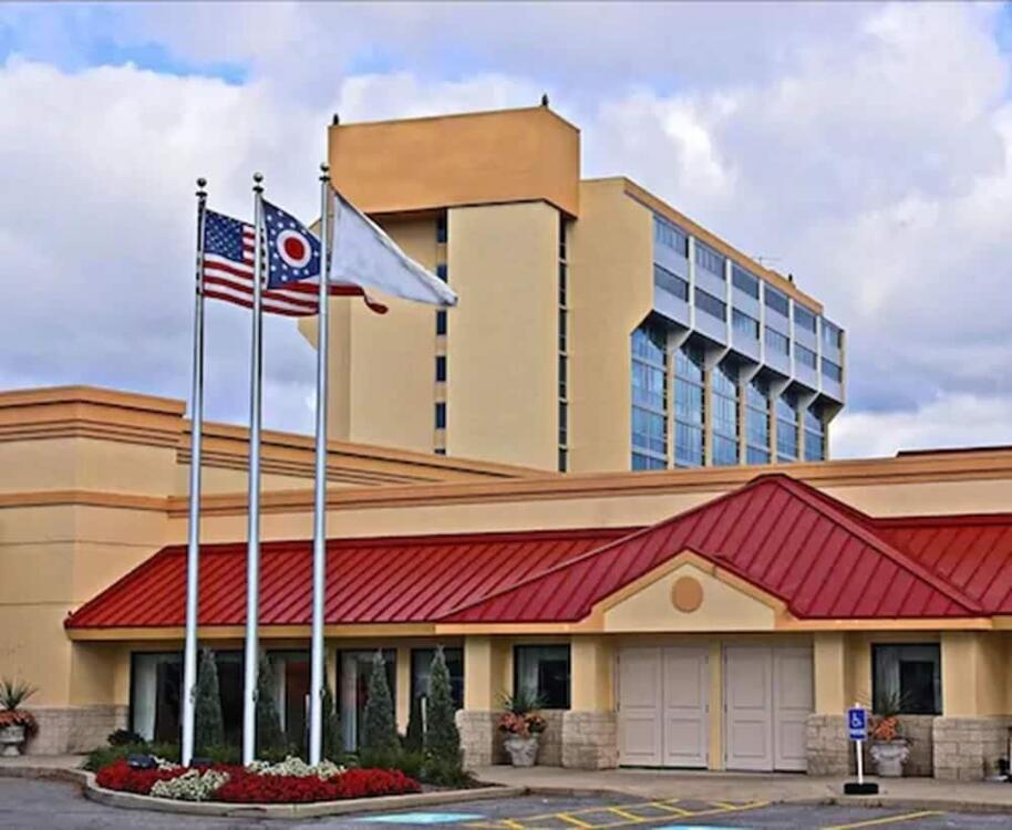 Foto del exterior de Hotel Wyndham Cleveland Airport