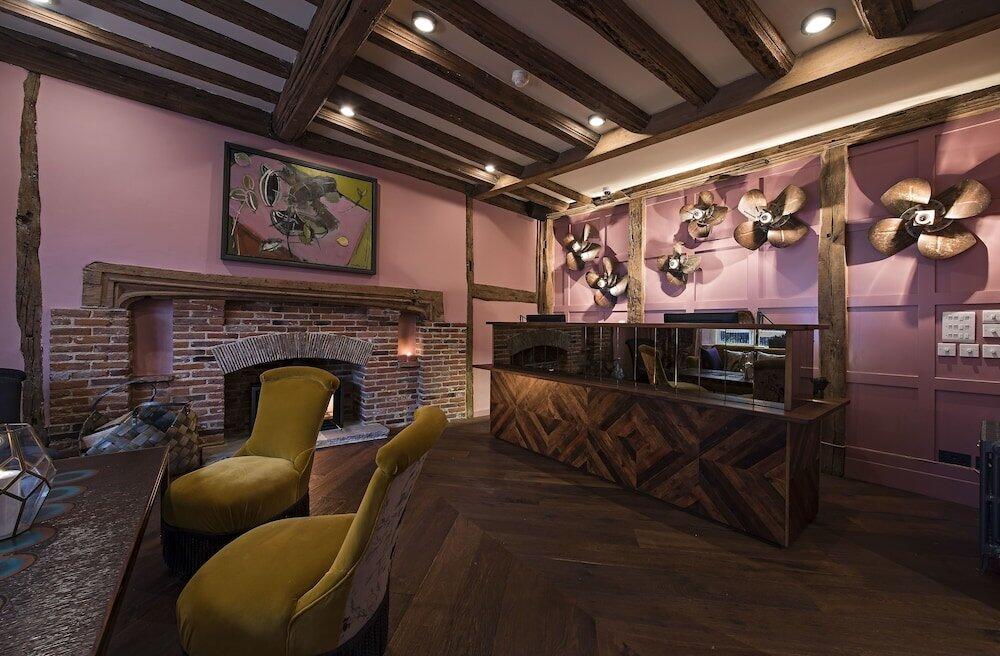 Foto de los servicios de The Falstaff Hotel