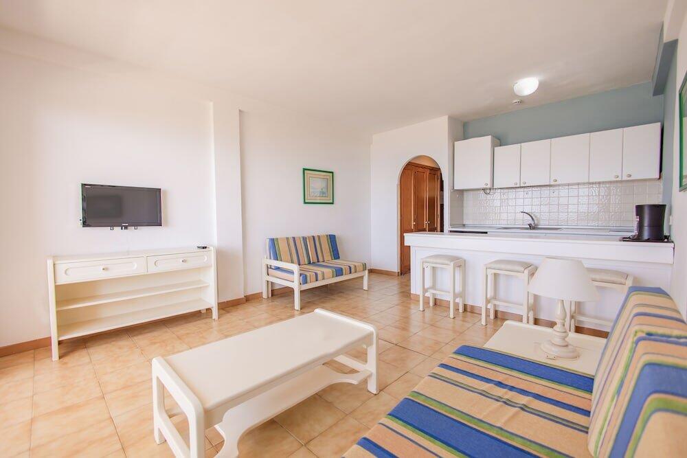 Foto de una habitación de Aparthotel Servatur Alameda de Jandía