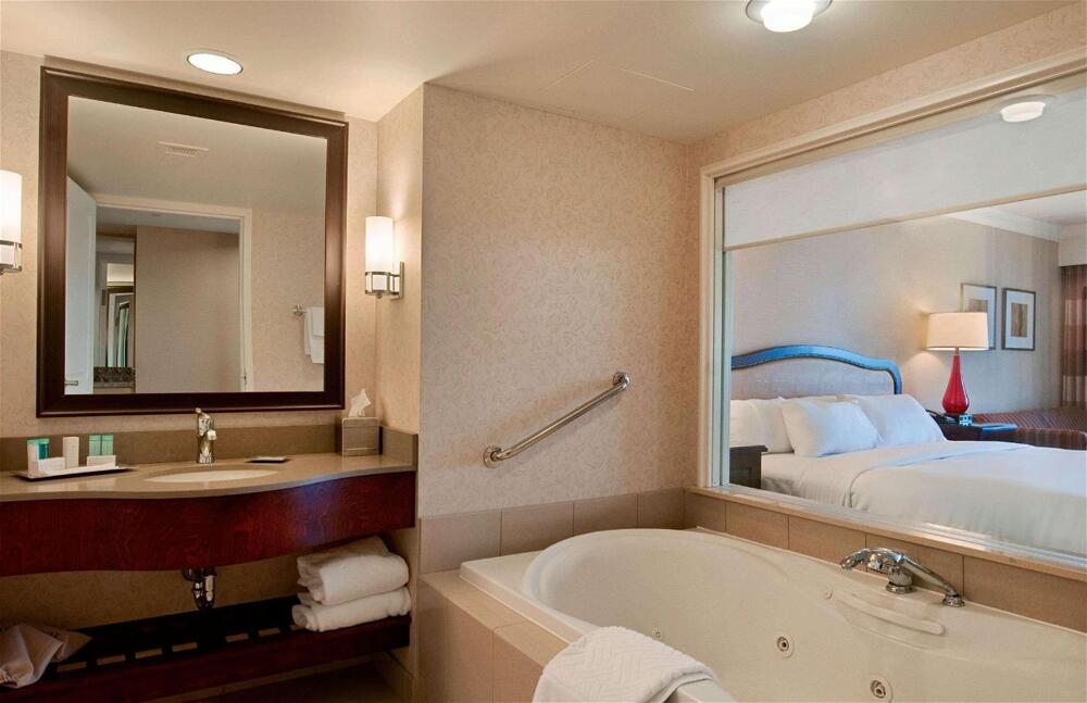 Foto del baño de Hilton Niagara Falls/ Fallsview Hotel and Suites
