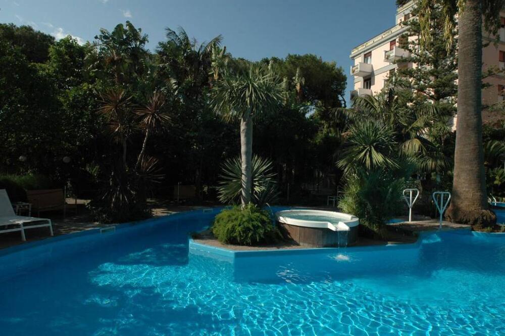 Foto de los servicios de Reginna Palace Hotel