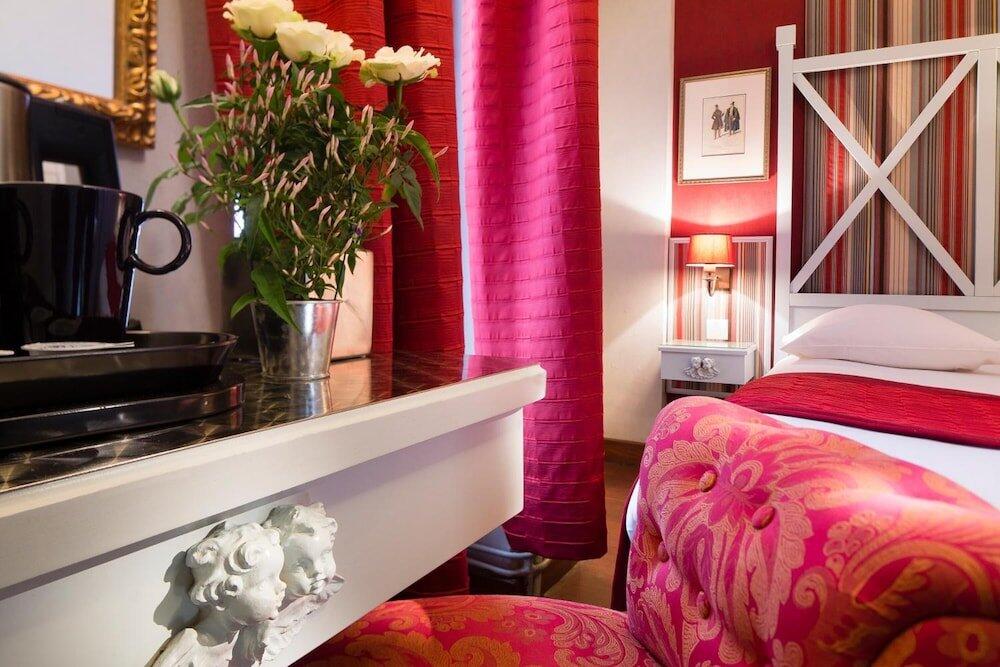 Foto de una habitación de Hotel Louvre Bons Enfants