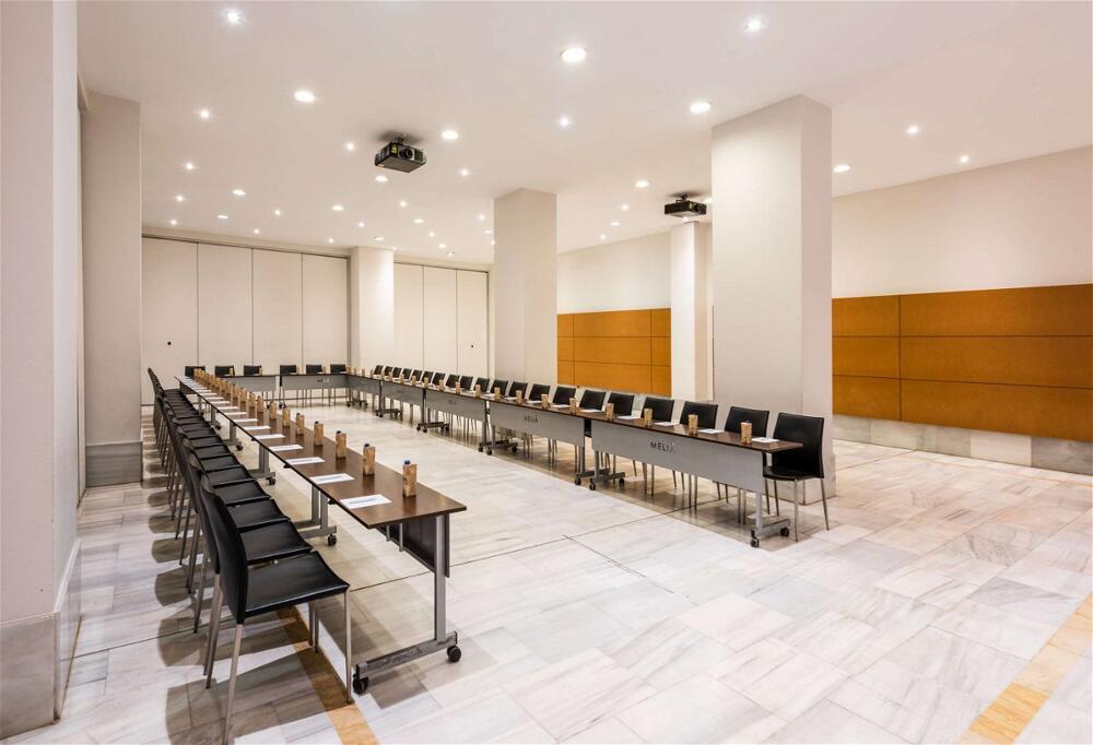 Foto de los servicios de Hotel Madrid Chamartín Affiliated by Meliá