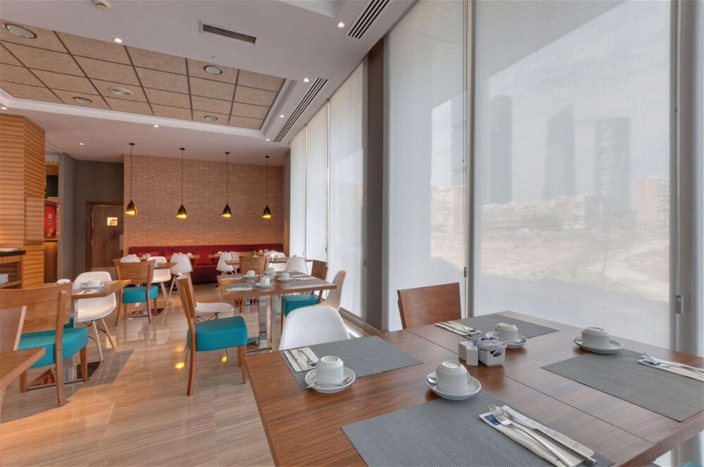 Foto de los servicios de Hotel Madrid Chamartín Affiliated by Meliá