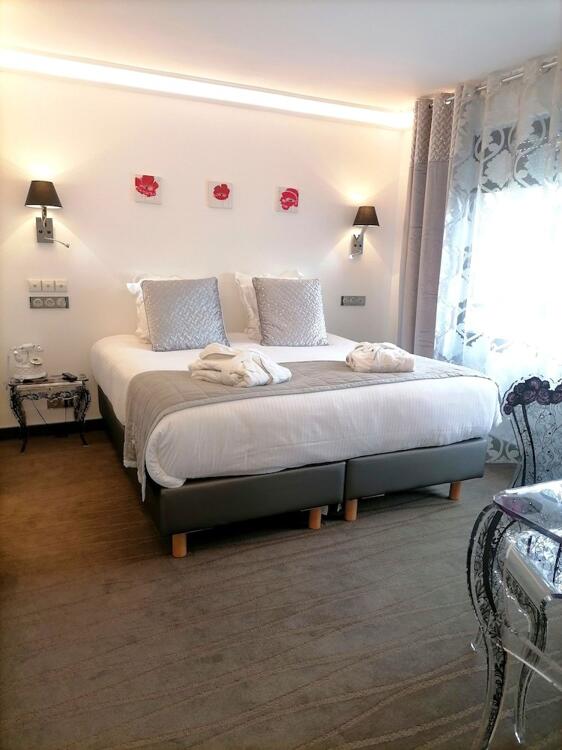 Foto de una habitación de Hôtel Henry II Beaune Centre