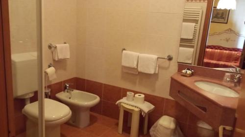 Foto del baño de Garda Sol SPA Hotel &amp;amp; Appartamenti