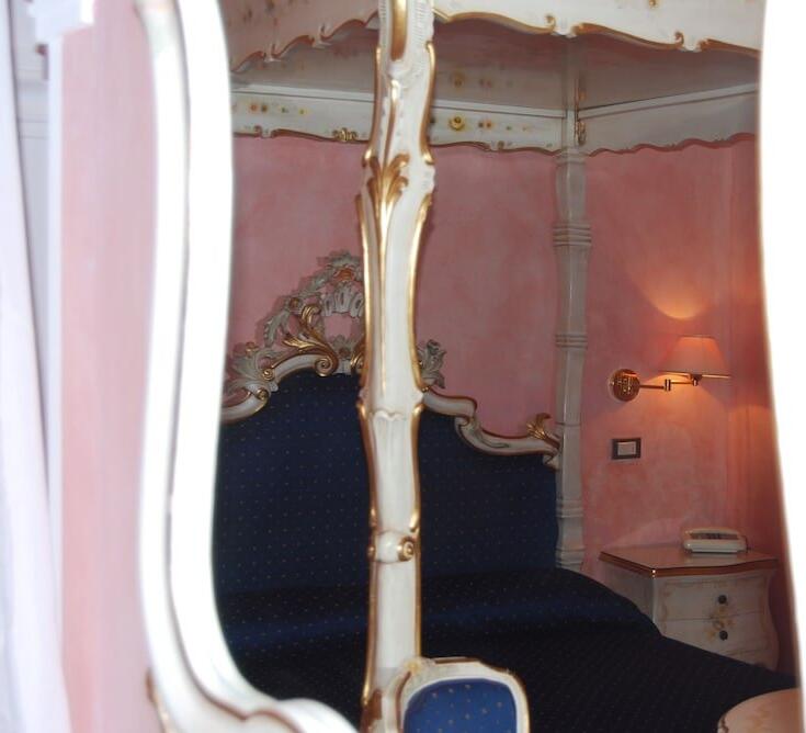 Foto de una habitación de Garda Sol SPA Hotel &amp;amp; Appartamenti