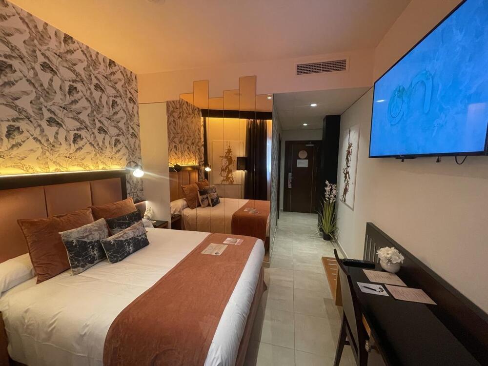 Foto de una habitación de Hotel ON ALETA ROOM designed for adults