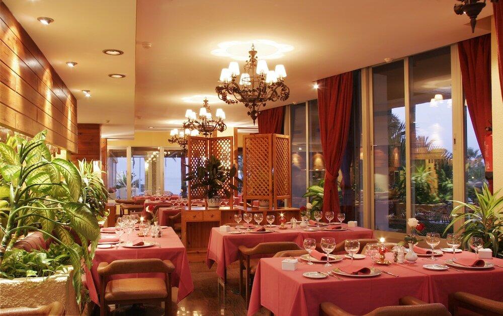 Foto de restauración de Hotel Apartamentos Bajondillo
