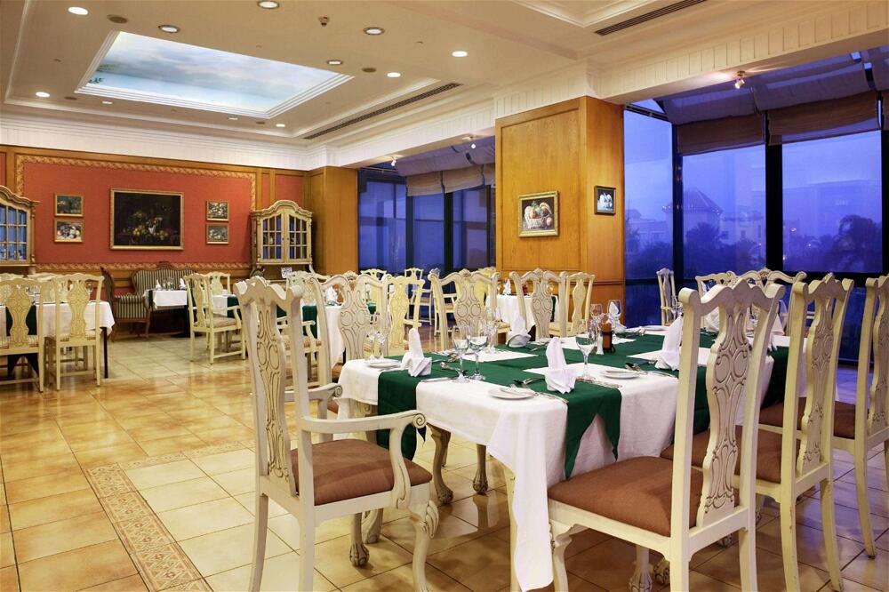 Foto de restauración de Hotel Hilton Pyramids Golf