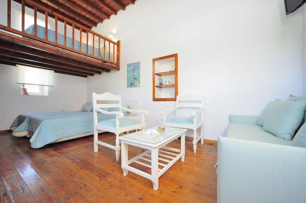 Foto de una habitación de Mykonos Beach Hotel