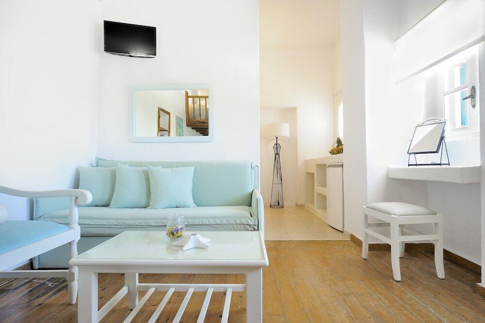 Foto de una habitación de Mykonos Beach Hotel