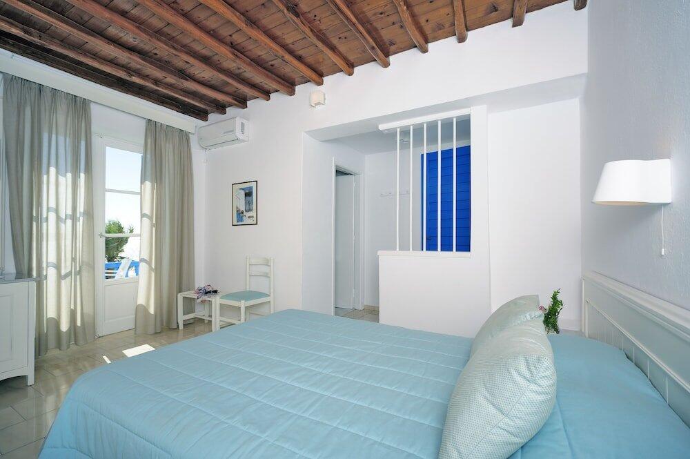 Foto de una habitación de Mykonos Beach Hotel