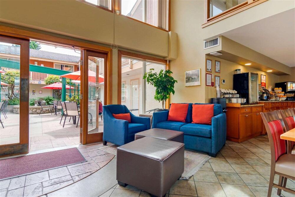 Foto de las zonas nobles de Hotel Econo Lodge Inn &amp;amp; Suites