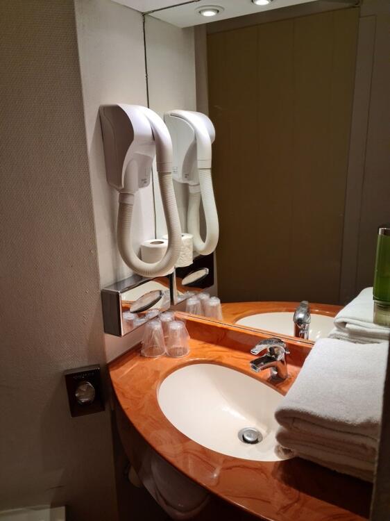 Foto del baño de Geographotel Paris-Roissy CDG Airport