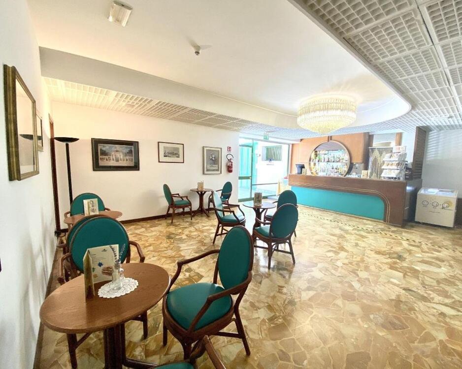 Foto de restauración de Hotel Florida