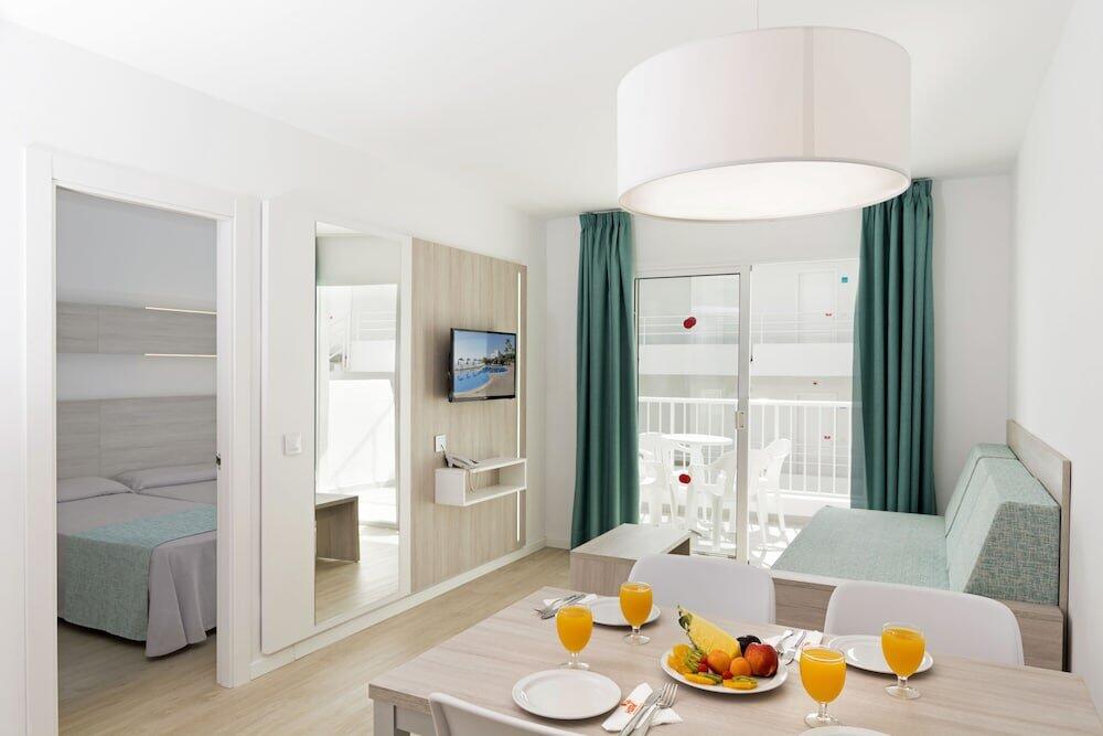 Foto de una habitación de Aparthotel HSM Calas Park